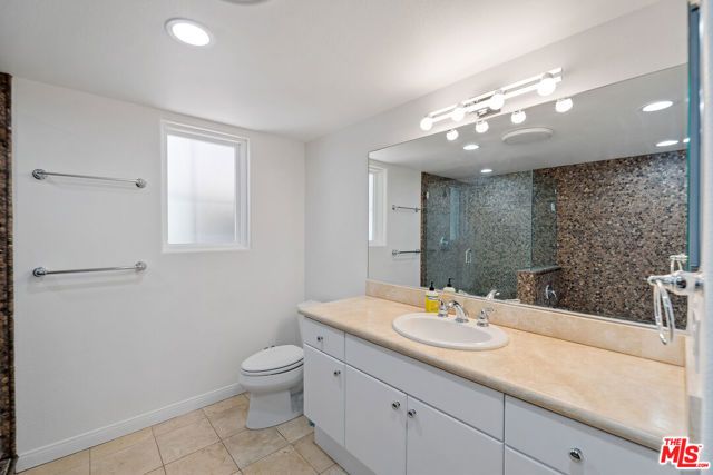 851 N San Vicente Boulevard 117, West Hollywood, CA 90069