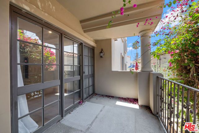 851 N San Vicente Boulevard 117, West Hollywood, CA 90069