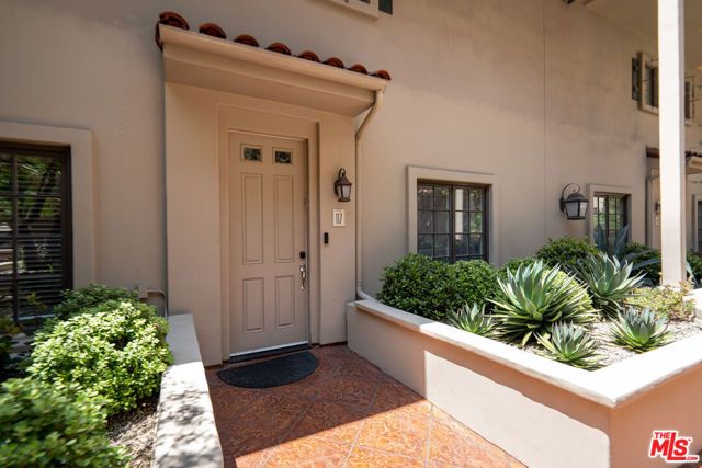 851 N San Vicente Boulevard 117, West Hollywood, CA 90069