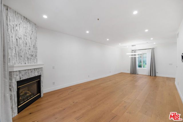 851 N San Vicente Boulevard 117, West Hollywood, CA 90069