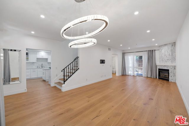 851 N San Vicente Boulevard 117, West Hollywood, CA 90069