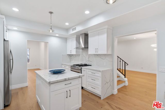 851 N San Vicente Boulevard 117, West Hollywood, CA 90069