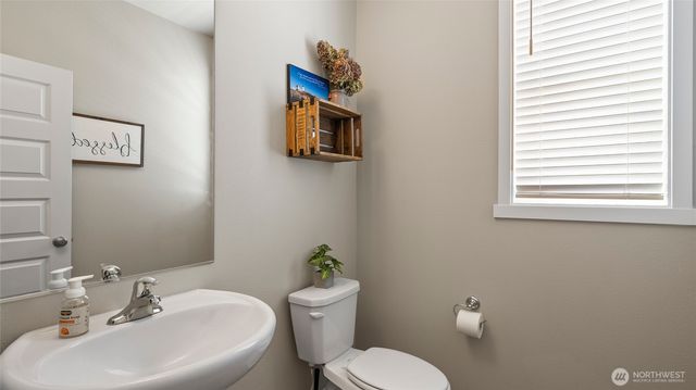 8215 Cardinal Peak St, West Richland, WA 99353