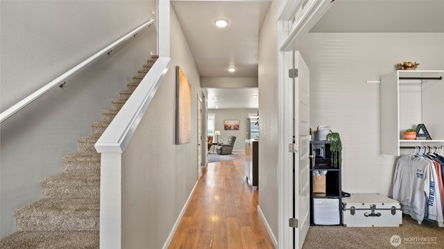 8215 Cardinal Peak St, West Richland, WA 99353