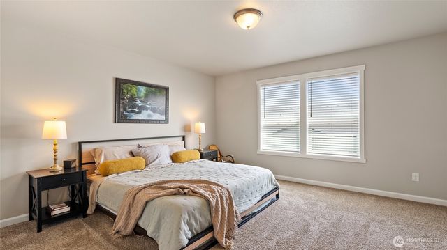 8215 Cardinal Peak St, West Richland, WA 99353