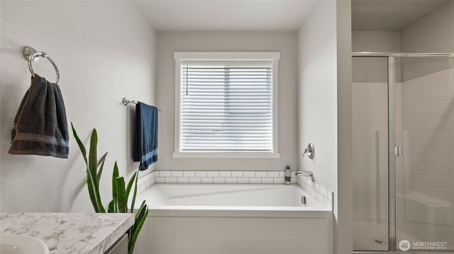 8215 Cardinal Peak St, West Richland, WA 99353