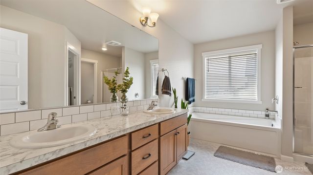 8215 Cardinal Peak St, West Richland, WA 99353