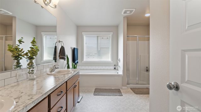 8215 Cardinal Peak St, West Richland, WA 99353