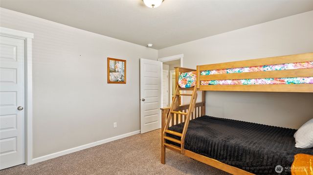 8215 Cardinal Peak St, West Richland, WA 99353