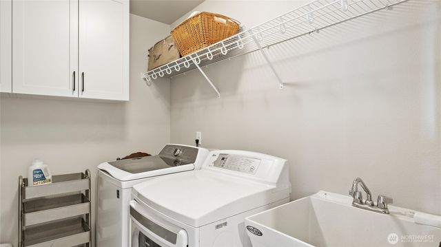 8215 Cardinal Peak St, West Richland, WA 99353