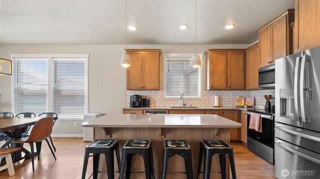 8215 Cardinal Peak St, West Richland, WA 99353