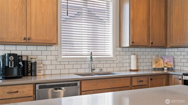 8215 Cardinal Peak St, West Richland, WA 99353