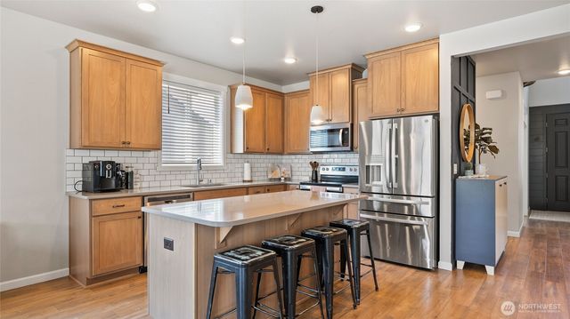 8215 Cardinal Peak St, West Richland, WA 99353