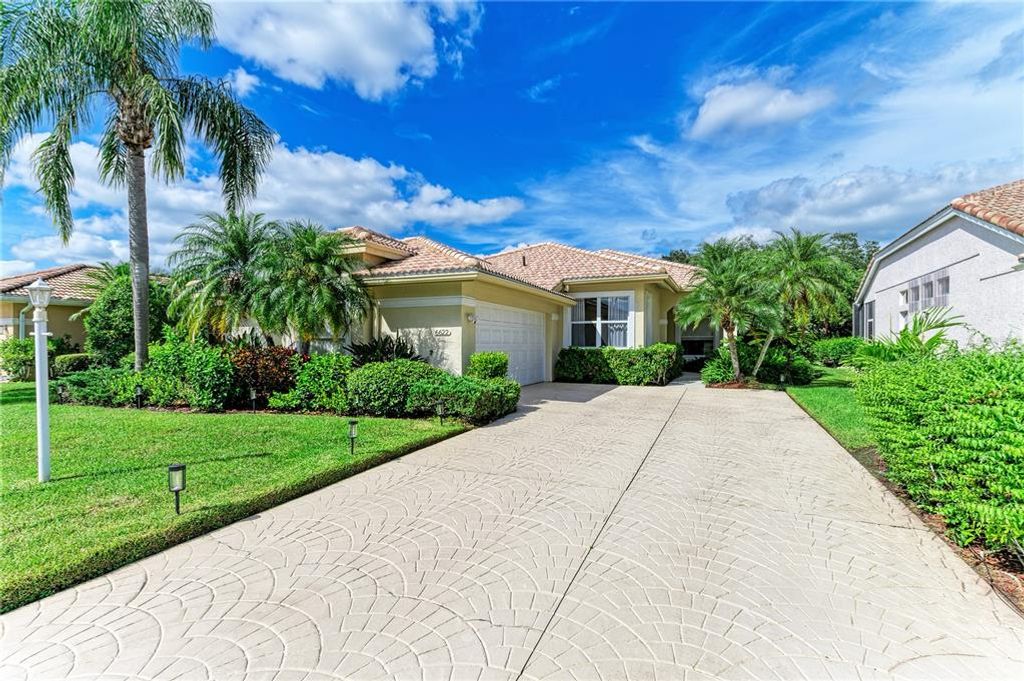 6622 OAKBROOKE CIRCLE, Bradenton, FL 34202