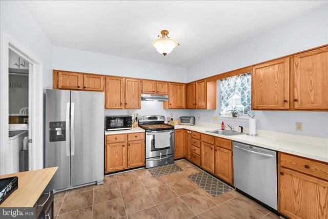 607 INDEPENDENCE CT, Blandon, PA 19510