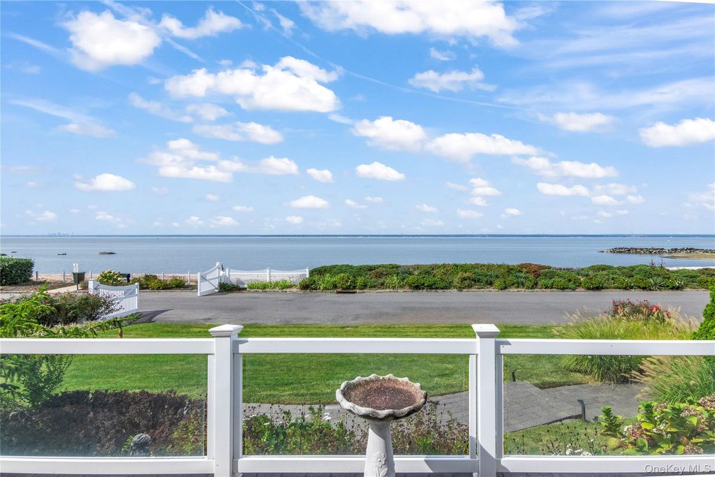 27 Mohring Bay Court, Bayville, NY 11709