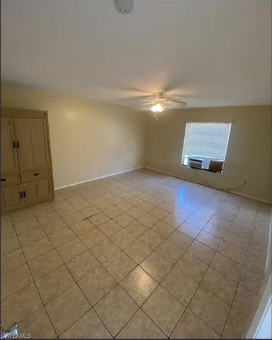 2985 Saint Charles ST, Fort Myers, FL 33916