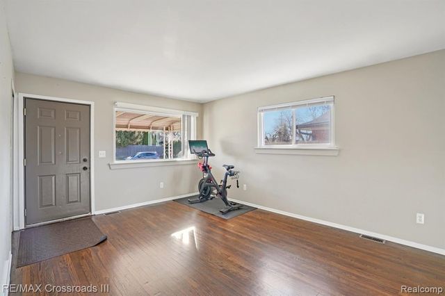 5578 Grindley Park Street, Dearborn Heights, MI 48125