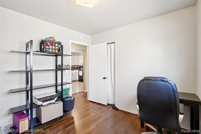 5578 Grindley Park Street, Dearborn Heights, MI 48125