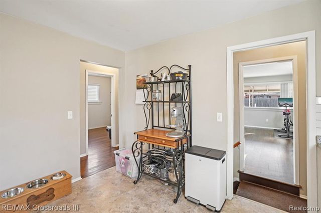 5578 Grindley Park Street, Dearborn Heights, MI 48125