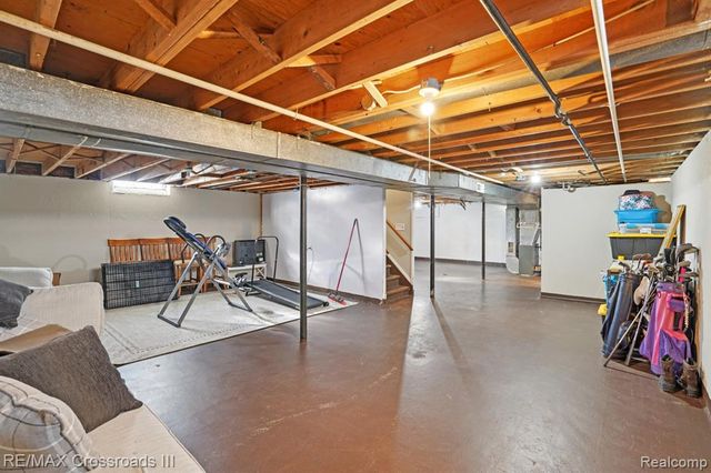 5578 Grindley Park Street, Dearborn Heights, MI 48125