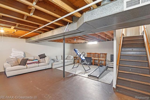 5578 Grindley Park Street, Dearborn Heights, MI 48125