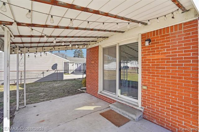 5578 Grindley Park Street, Dearborn Heights, MI 48125