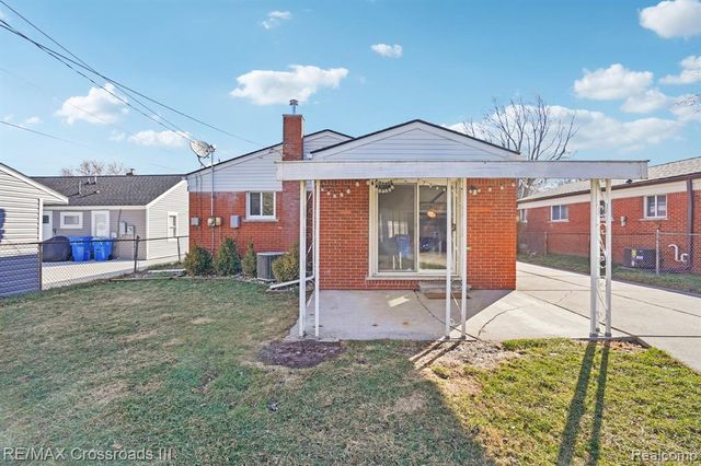 5578 Grindley Park Street, Dearborn Heights, MI 48125