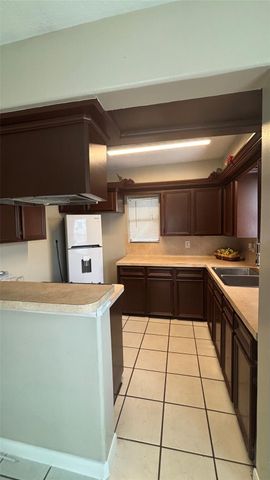 2340 Cumberland Street, Houston, TX 77023