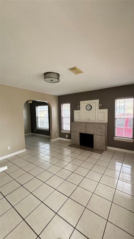 2340 Cumberland Street, Houston, TX 77023