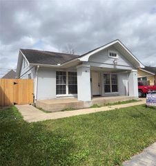 2340 Cumberland Street, Houston, TX 77023