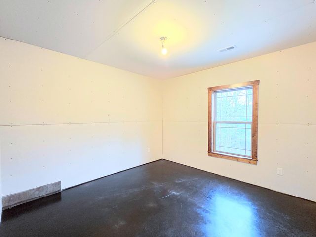 235 Kings Way Drive, Marshfield, MO 65706