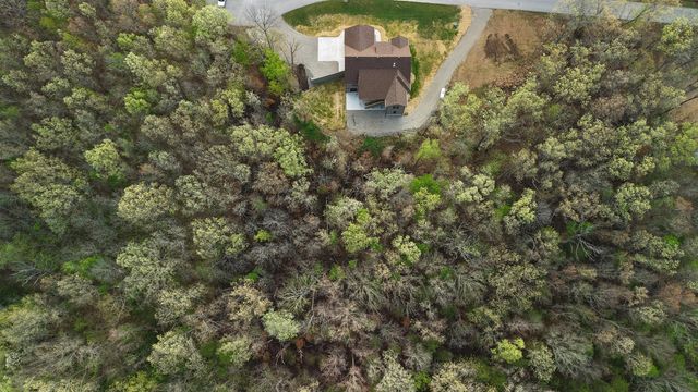 235 Kings Way Drive, Marshfield, MO 65706