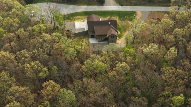 235 Kings Way Drive, Marshfield, MO 65706