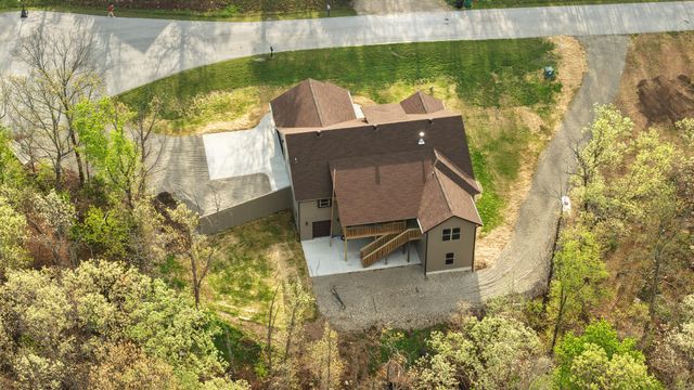 235 Kings Way Drive, Marshfield, MO 65706