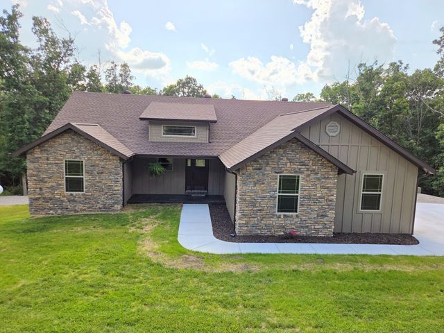 235 Kings Way Drive, Marshfield, MO 65706