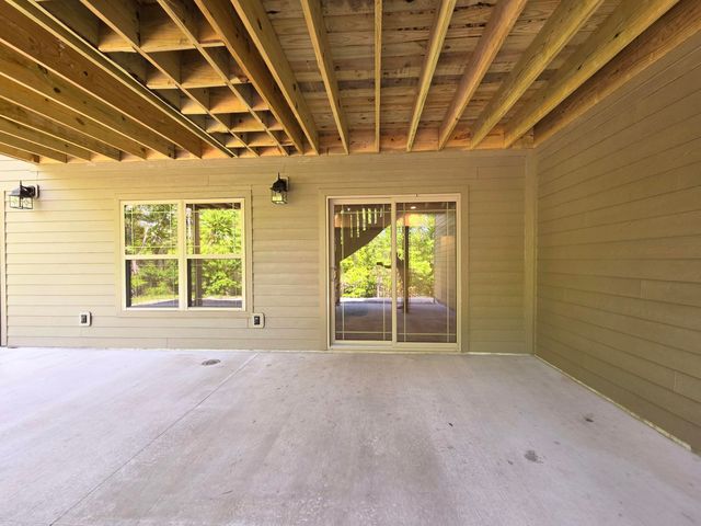 235 Kings Way Drive, Marshfield, MO 65706