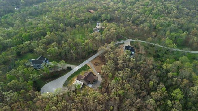 235 Kings Way Drive, Marshfield, MO 65706