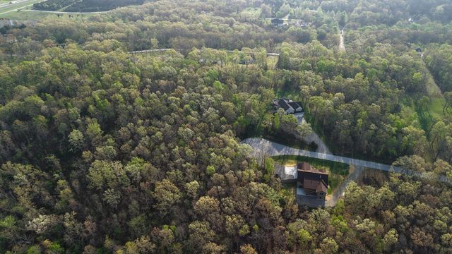 235 Kings Way Drive, Marshfield, MO 65706