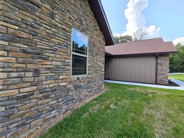 235 Kings Way Drive, Marshfield, MO 65706