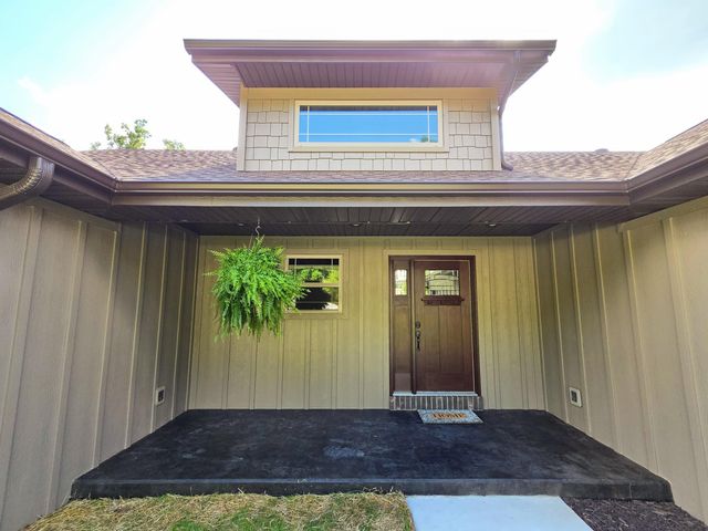 235 Kings Way Drive, Marshfield, MO 65706