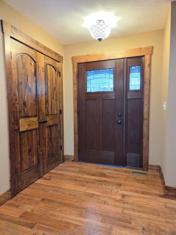 235 Kings Way Drive, Marshfield, MO 65706