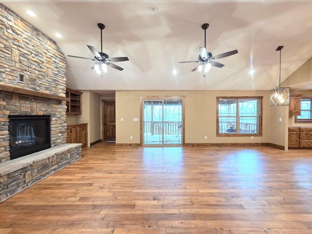235 Kings Way Drive, Marshfield, MO 65706