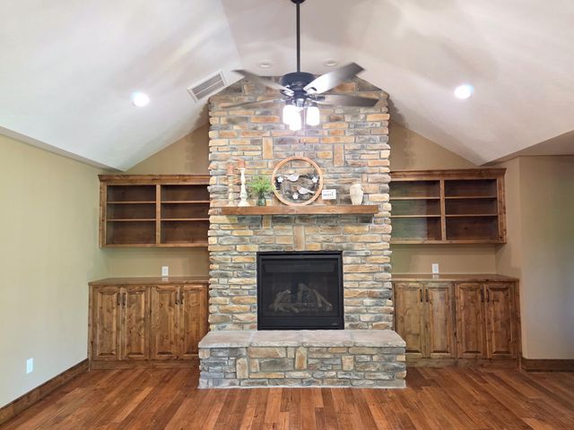 235 Kings Way Drive, Marshfield, MO 65706