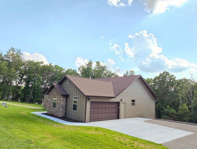 235 Kings Way Drive, Marshfield, MO 65706