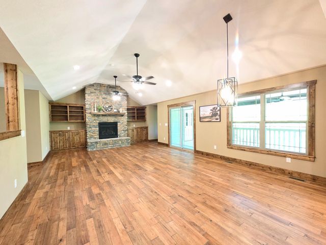 235 Kings Way Drive, Marshfield, MO 65706