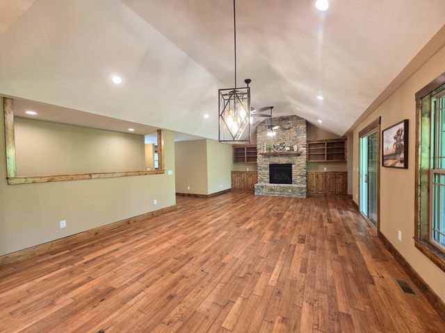235 Kings Way Drive, Marshfield, MO 65706