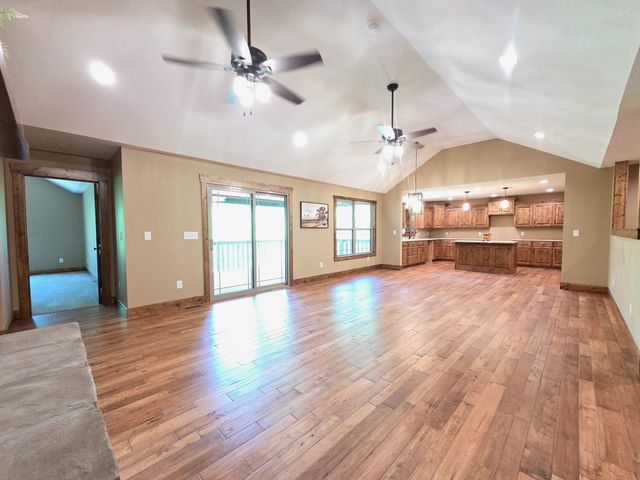 235 Kings Way Drive, Marshfield, MO 65706