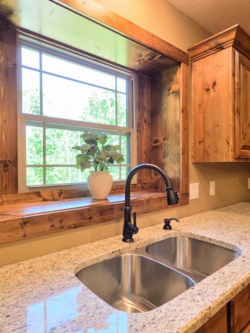 235 Kings Way Drive, Marshfield, MO 65706
