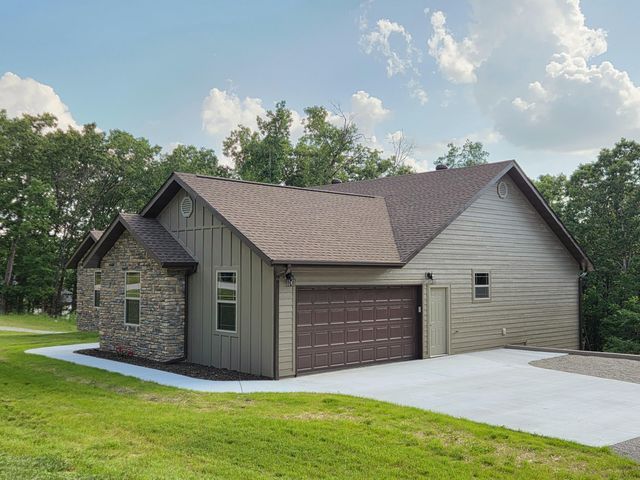 235 Kings Way Drive, Marshfield, MO 65706
